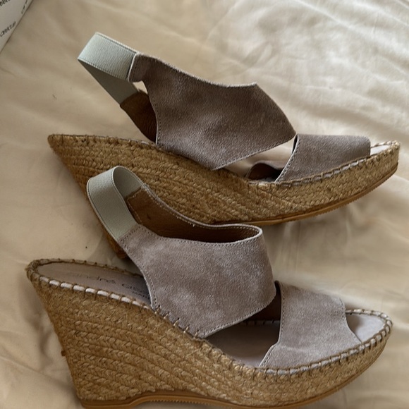 ANDRE’ ASSOUS Brand New Reese Wedges Espradrilles Taupe Suede - Picture 5 of 10